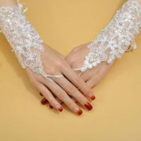 Guantes De Boda Elegantes En Tulle Blanco Con Perlas Y Pétalos Mesh Accesorios Fotográficos Versátiles Para Mujer - details 1