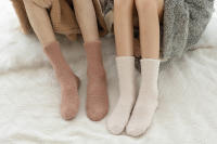 Calcetines De Velours Coral Grueso Para Mujer Color Sólido Calzado Interior Invierno Calcetines De Piel Suave Calientes Protección Contra El Frío Regalo De Navidad - details 1