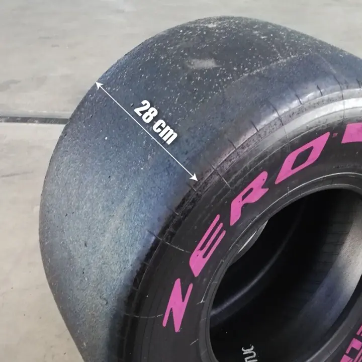 NEUMATICO FÓRMULA 1 PIRELLI P ZERO VIOLETA (Delantera 245/660-13) y (Trasera 330/660-13) - SpazioLuzio - 1
