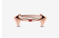 PANDORA Marvel Anillo con diseño de la Bruja Escarlata chapado en oro rosa de 14 quilates con cristal rojo salsa，Viene con embalaje de caja de regalo original. - details 0