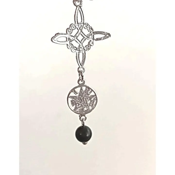 colgante amuleto doble protección nudo de bruja, tetragrámaton y piedra de ónix. plata de ley-40ycuatro joyería - 1