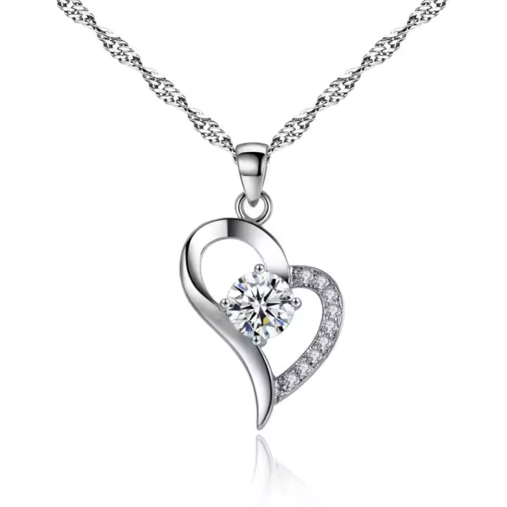 Collar con colgante de corazón de plata, elaborado en acero inoxidable. - 1