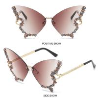 Gafas De Sol Vintage Para Mujer Con Diamantes Y Mariposa Lentes Plateados Gafas De Moda Bling Oversize Unisex - details 5