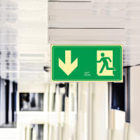 Señal De Salida En PVC 320x160mm Luz Propia En La Oscuridad Signo De Seguridad Para Incendios Retroiluminado E11135 - details 0