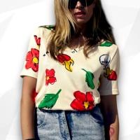Camiseta Pico Estampado Floral Aire Retro - Flores y Calaveras - details 1