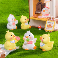 Figura De Anime Pato Amarillo Pequeño Adorno Creativo Para Coche Accesorios De Decoración Miniatura Regalos - details 0