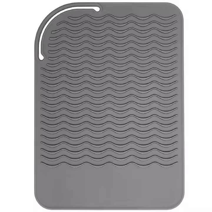 Alfombrilla de viaje de silicona gris resistente al calor, almohadilla anticalor para alisadores de pelo, rizadores, planchas planas y otros estilos calientes - 1