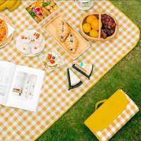 Manta de picnic impermeable plegable a cuadros amarillos manta de playa al aire libre bolso de mano adecuado para parques viajes camping - details 2