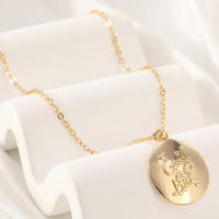 Encanto Collar con colgante geométrico de moda para mujer, con letras doradas y mariposa. - details 7