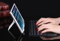 Teclado Bluetooth Con Touchpad Para Tablet Android iPad PC Samsung Tab Teclado Inalámbrico Para Computadora Y Tablet Con Soporte Al Pulgar - details 11