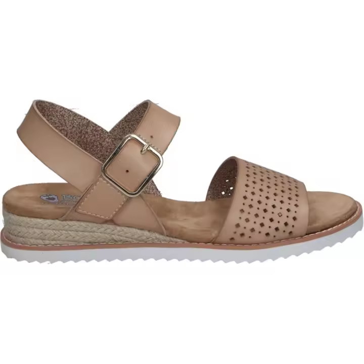 SKECHERS | Sandalias con Cuña Skechers Bobs Desert Kiss para Mujer – Sandalia de Cuña Baja en color Beige – Sandalia Casual con Cierre de Hebilla – Cómoda y Ligera – Modelo 114143-NAT - 1