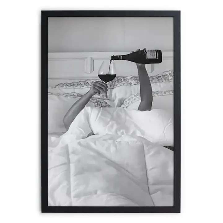 RNT X REALLY NICE THINGS Cuadro Enmarcado con Marco Negro - 40x30 Vino Despierta - 1