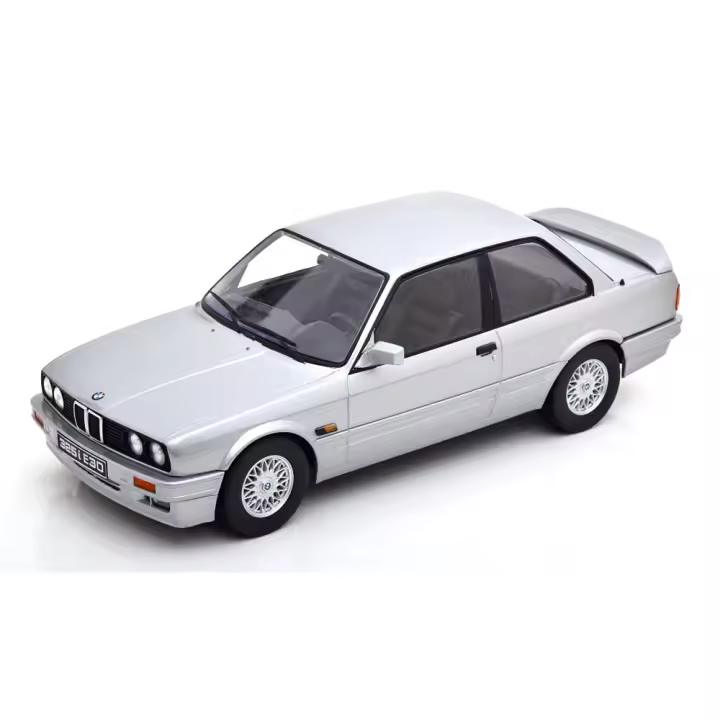 KK Escaleras 1/18 BMW 325I E30 M-PAKET 2 PLATA 1988 - KKDC180932 - 1