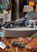 LEGO® 76304 DC Batman™ Batimóvil de Batman Eternamente Juguete Basado en el Superhéroe, Decoración Para la Habitación de los Niños, Set Para Jugar y Exhibir con una Minifigura - details 0
