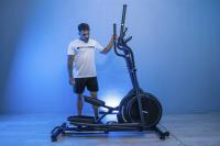 Elliptical Ascend 1800 profesional de Behumax