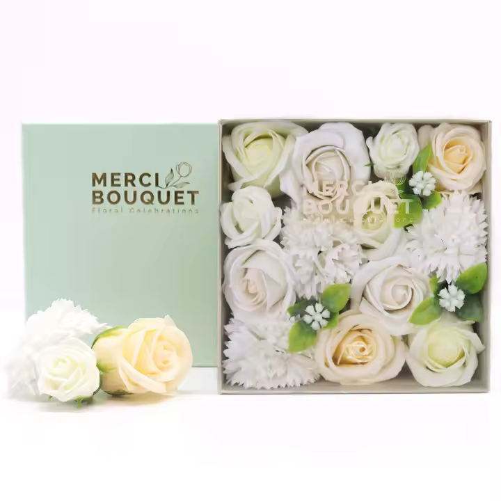 Caja de Regalo Flores de Jabón AWArtisan – Blanco y Marfil: Elaboración Artesanal, Ideal para Bautizos, Bodas o Cumpleaños en Hermosa Presentación Artesana - 1