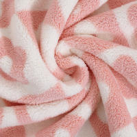 Toalla De Baño Coral De Microfibra 70x140cm Con Patrón De Flores Para El Cuerpo Secado Rápido Toalla De Gym Deportiva Para Ducha Y Robe - details 5