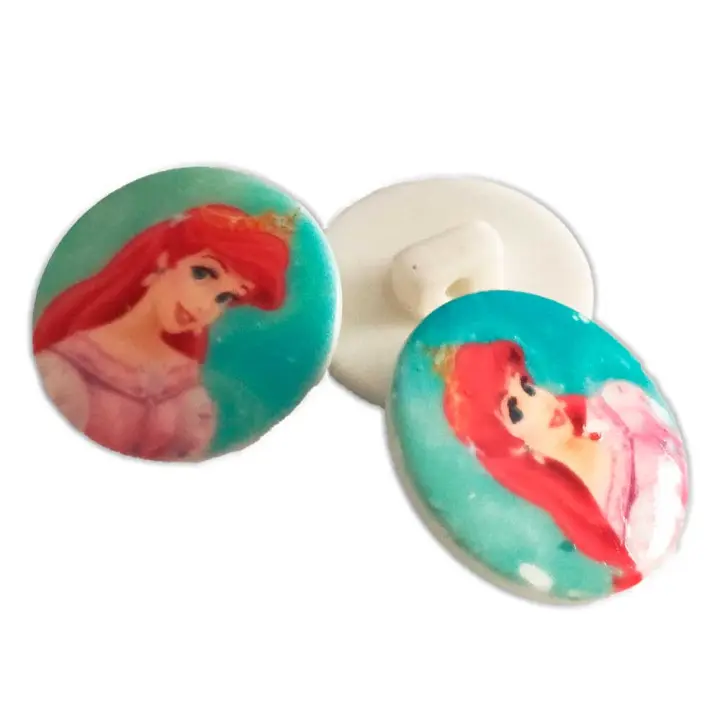 Disney – Princesas – Pack de 3 Botones Decorativos – (licencia oficial) – Ariel – La Sirenita – 2,1 x 2,1 cm. – Moda The Happy Patch - 1