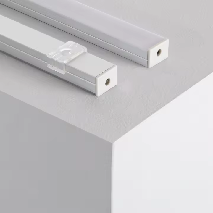 Ledkia Perfil de Aluminio de Superficie con Tapa Continua para Tira LED hasta 15 mm - 1