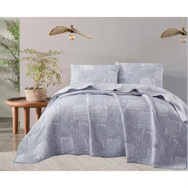 Novotextil - Colcha de entretiempo Jacquard Elegante Cama 135 a 180 – Algodón y Microfibra – Diseño Minimalista con Fundas de Almohada – Cubrecama Acolchado para Verano y Entretiempo. Artículo ideal para dormitorios de hogar o de hotel - 1