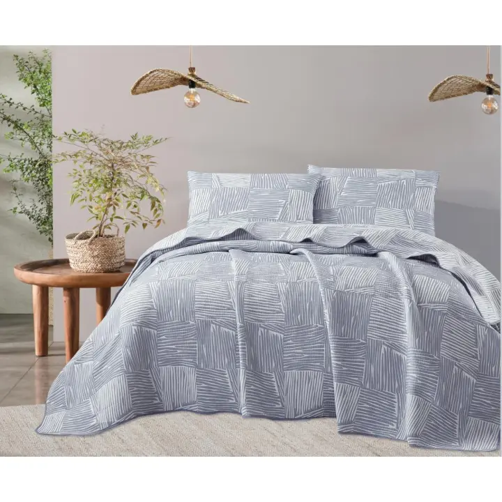 Novotextil - Colcha de entretiempo Jacquard Elegante Cama 135 a 180 – Algodón y Microfibra – Diseño Minimalista con Fundas de Almohada – Cubrecama Acolchado para Verano y Entretiempo. Artículo ideal para dormitorios de hogar o de hotel - 1