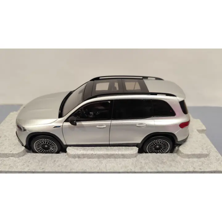 MERCEDES BENZ EQB (H243) 2021 1:18 Iridium Silver NZG-Modelle Dealer Edition Ref. B66961279 - 1