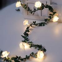 Luz De Rosas Blancas Con Hojas Verdes Y Vine De 10 LEDs 1.5M Luces Decorativas Para Jardín Y Casa Operadas Por Batería - details 4