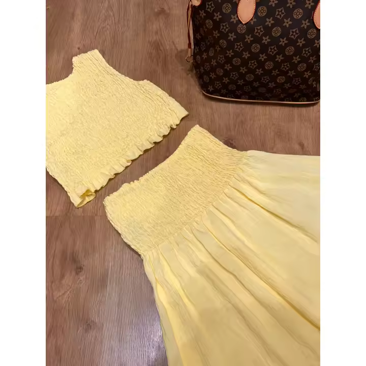 Conjunto mujer verano 2 piezas amarillo | Top fruncido sin mangas + falda larga fluida | Ropa casual femenina fresca ideal para playa, vacaciones y días cálidos - 1