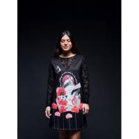 Vestido Caos de Anabel Lee. Vestido Caos de Anabel Lee. Vestido corto de manga larga, con doble tejido, vestido base en neopreno con escote en pico y mangas realizadas en tul con detalles de flores en terciopelo. - details 0