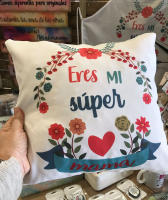 Cojín para regalar a mamá. "Eres mi súper mamá". Día de la madre. Original. Regalo. Personalizados. Aires Nuevos. - details 1