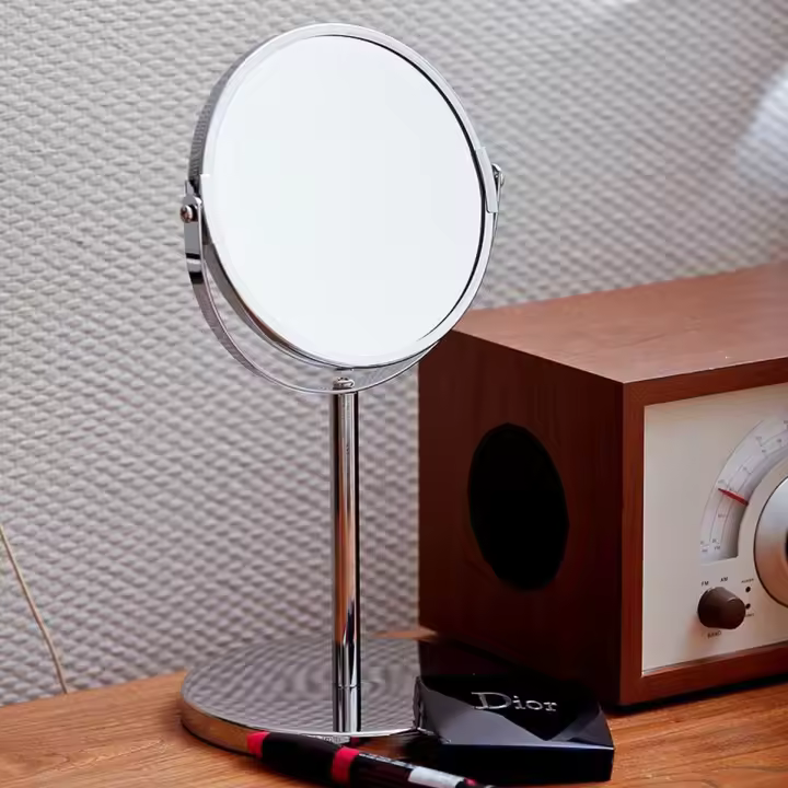 Espejo De Maquillaje Con Aumento Redondo Giratorio De 360 Grados Para Escritorio Del Dormitorio 1X Y 2X Magnificación Metal Y Vidrio Plateado Moderno - 1