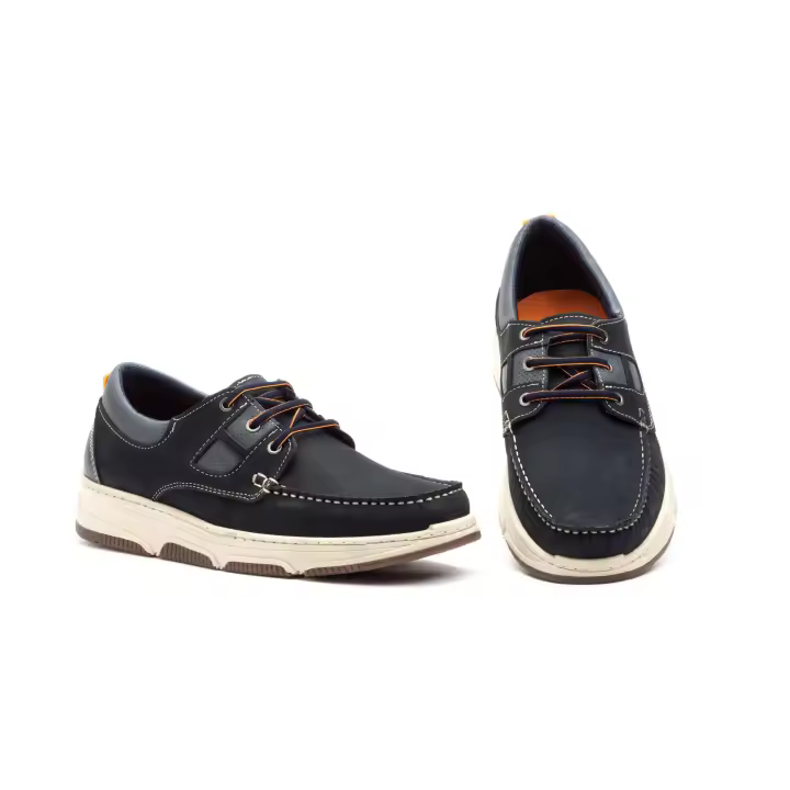 R83-7210 Marino y Arena Hecho en la Unión Europea Náuticos Hombre Piel Nobuck Marino y Arena Numeración: 39-45 Marca: Route 83 Mocasines Route 83 de piel nobuck en tono azul marino, destacan por su acabado suave y distintivo. La costura beige resalta - 1