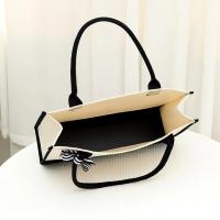 Bolsa de lona beige de Labubu (diseño cartoon), bolsa de mano práctica para mujer, tote bag - details 1