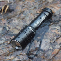 Linterna Submarina Recargable Zoom 200M LED Profesional Portátil Impermeable IPX8 Linterna De Buceo Paweinuo Color Negro - details 0