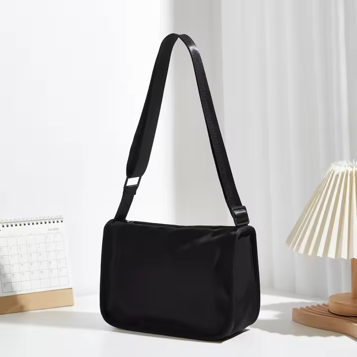 Bolso De Hombro Para Mujeres De Gran Capacidad Suave En Cuero PU Minimalista Bolso De Mano 2024 Nuevo Bolso Estudiantil - 1