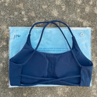 Sujetador De Fitness Para Mujer En Color Sólido Con Espalda Cruzada Y Holes Con Almohadillas De Pecho Top Deportivo De Gimnasio Push Con Cuatro Strapas - details 4