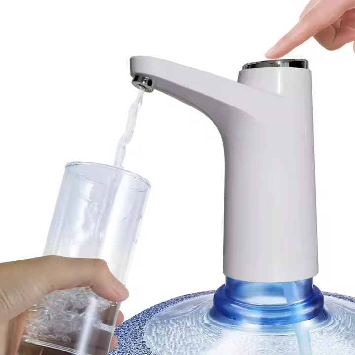 NK Dispensador de Agua  - Indicador LED, Batería 1500 mAh Recargable por USB, Material protector de Silicona, Compatible con Garrafas y Botellas 4,5L, 5L, 7,5L, 10L, 11,3L, 15L, 18,9L  (Verde) - 1