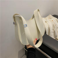 Bolso Bandolera De Cuero PU Para Mujer Diseño De Moda Gran Capacidad Bolso De Hombro Para Viaje Verano Bolso Armpit Hobo - details 3