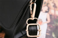 Bolso De Hombro Para Mujer En Color Sólido Con Arrastre Bolso De Mano De Cuero Con Bolsillo Y Cierre De Cubierta Moda Versátil - details 23