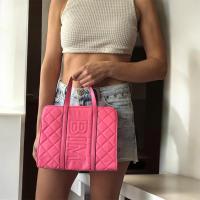 Bolso Mediano de Nylon Rosa - Estilo moderno y funcional - details 5