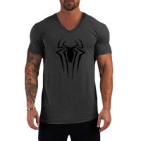 Camiseta De Hombre Con Estampado De Araña Negra V-Neck Verano Transpirable Deporte Fitness Manga Corta Ajustada Para Gimnasio Running Baloncesto Fútbol - details 4