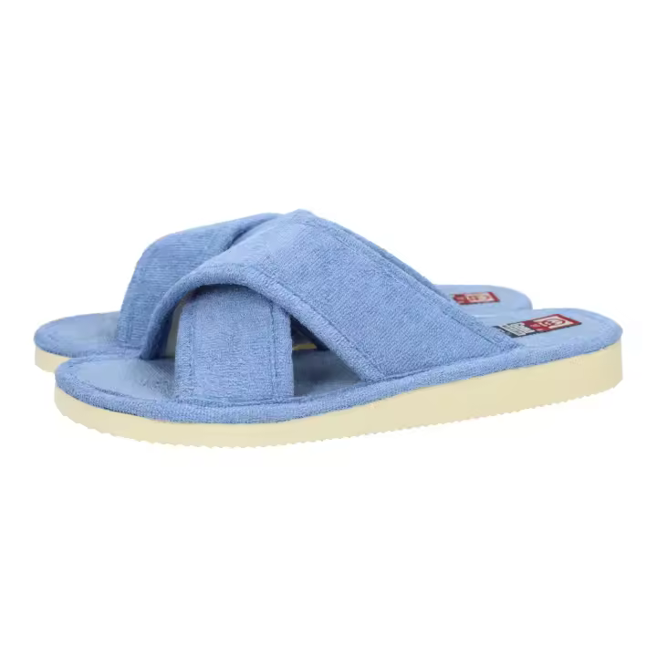 Zapatillas Casa marca GEMA GARCIA para mujer en color aguamar. Chinelas de verano para mujer, color aguamar, zapatillas de casa de tiras cruzadas y piso microporoso, hechas en España - 1