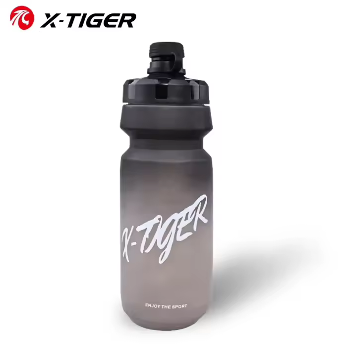 Botella De Agua Para Bicicleta X-TIGER 650ML Deportiva Para Montañismo Y Ciclismo En Carretera Y MTB Portátil Con Cubierta Antipolvo Silicona Alimentaria Color Gradiente - 1