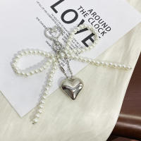 Llavero Hecho a Mano Con Perlas Y Diamantes En Forma De Borde Corazón Decoración Elegante Para Bolsos Y Teléfonos Móviles - details 3