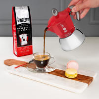 Bialetti Cafetera de Inducción Italiana - Moka de Inducción distintos tamaños 2, 4, 6 Tazas, Cafetera de Aluminio y Acero de Alta Calidad color Rojo y Negro para uso en Cocina - details 4