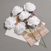 50pcs Flores De Rosa Artificial En Blanco Con Tallo Para DIY Bouquet Decoración De Boda Fiesta Scrapbook Suministros - details 1