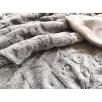 Manta Gruesa de Sofá y Cama Corazones en Color Gris Claro – Sedalina Suave con Sherpa, Calidez Garantizada- Mercatienda - details 5