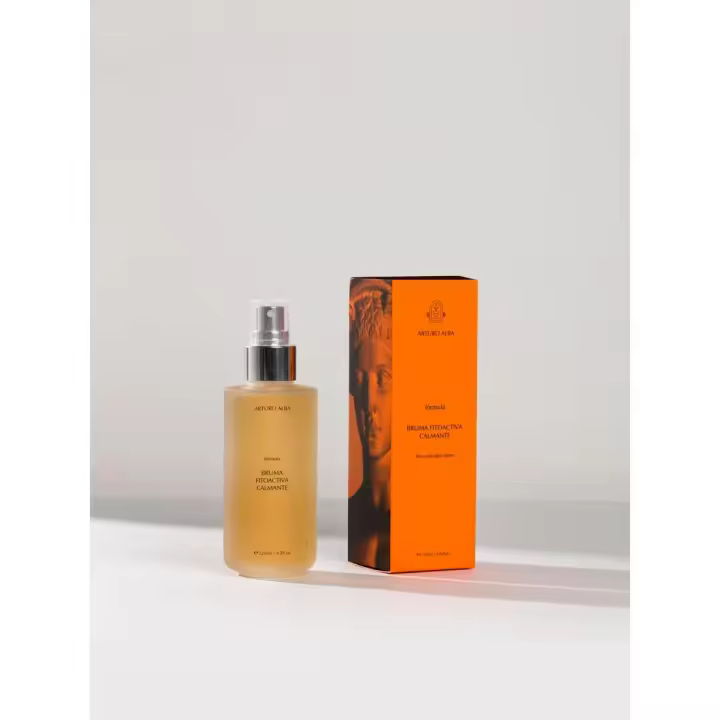 Arturo Alba BRUMA FITOACTIVA CALMANTE Reactivación de las pieles irritadas, enrojecidas y con alteraciones. Pieles apagadas y con pigmentaciones leves. - 1