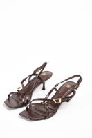 Sandalias doradas tacón fino con tiras cruzadas y hebillas de diseño moderno para mujer ideales para fiestas Paloma Wang - details 8
