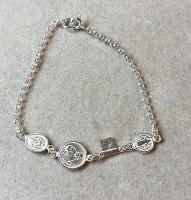 pulsera amuleto triple protección con  llave san Benito, judas Tadeo y virgen de la Milagrosa fabricada en plata de primera ley-40ycuatrojoyería - details 0